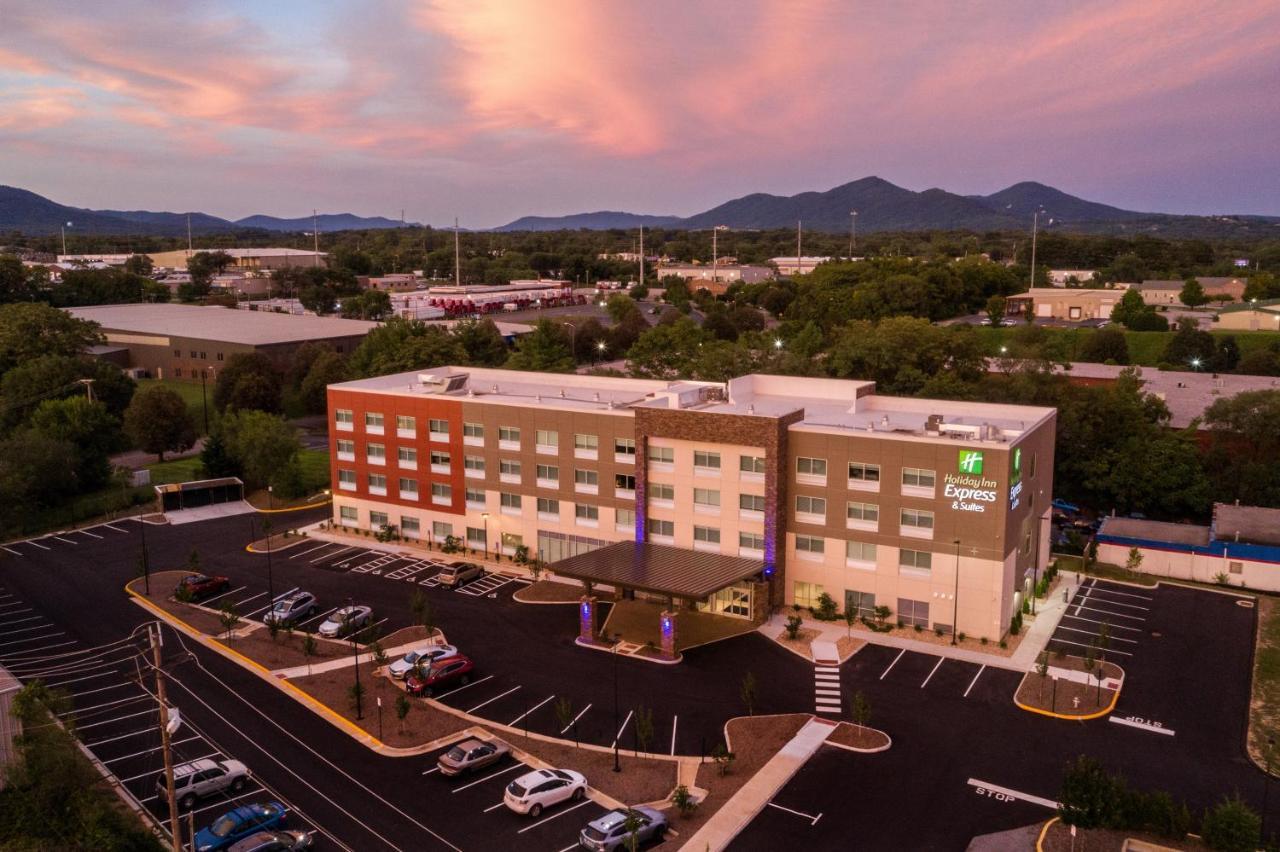 Holiday Inn Express & Suites - Roanoke - Civic Center Exterior photo